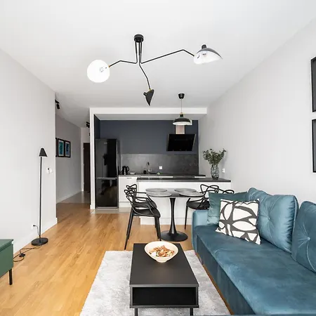 Metro Mlynow Homely By Bookinghost 바르샤바