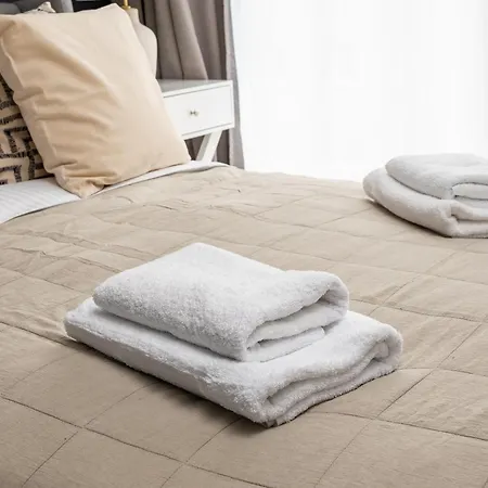 Metro Mlynow Homely By Bookinghost Apartman *