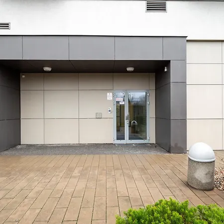 Metro Mlynow Homely By Bookinghost 아파트 *