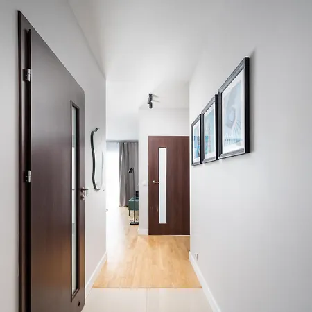 Metro Mlynow Homely By Bookinghost * Warschau