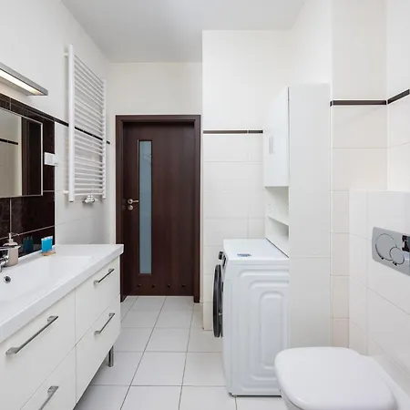 Apartment Metro Mlynow Homely Warsaw