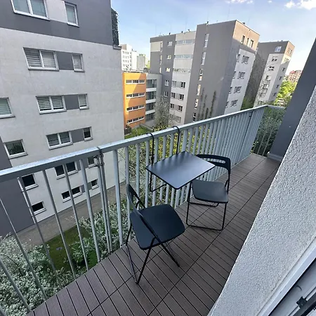 Appartement Metro Mlynow Homely By Bookinghost Warschau