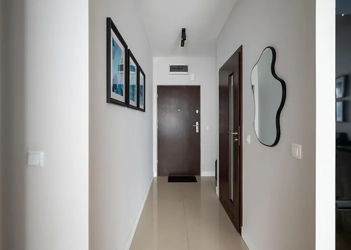 Apartment Metro Mlynow Homely By Bookinghost