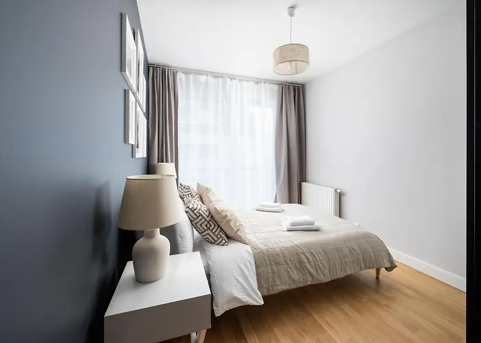 Apartment Metro Mlynow Homely By Bookinghost